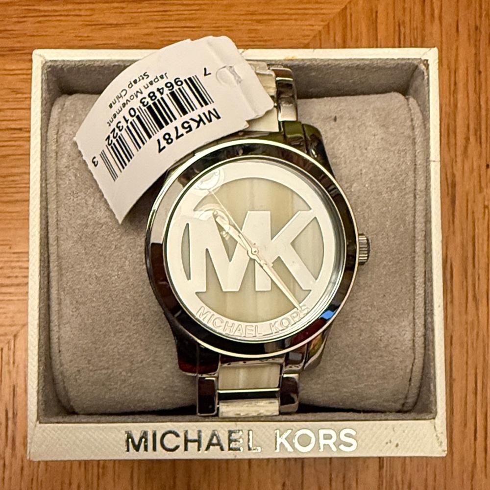 Michael Kors Alabaster Runway Women’s Watch MK5787 New Old Stock